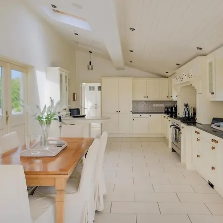 Luxury Near Lahinch Golf Club - Cliffs Of Moher - Howards Way * Liscannor